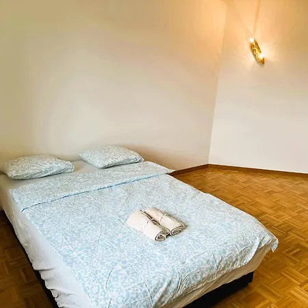 Apartment 4 Flat - 3 Bedroom, Balcony With View Hwa5 *