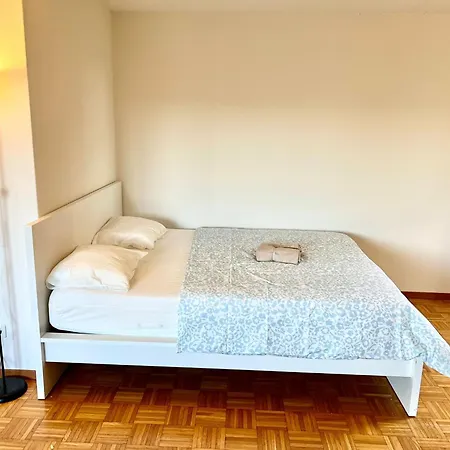 Large Flats, Hwab - Self Checkin Apartment