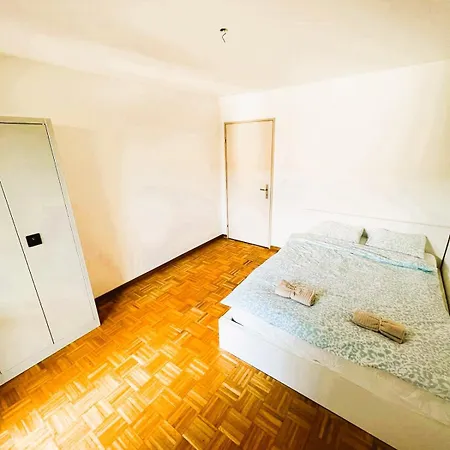 3 Room Old Town Flat - Munsterb * Zurich